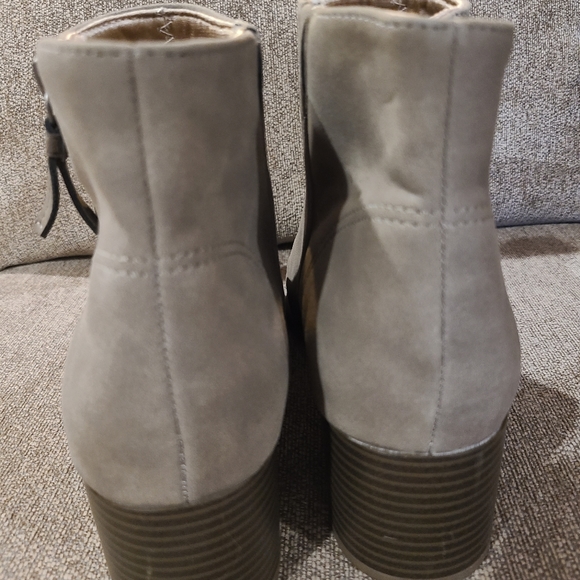 Lifestride Dynasty zippered bootie tan with 1.5 inch heel women's - Picture 4 of 10